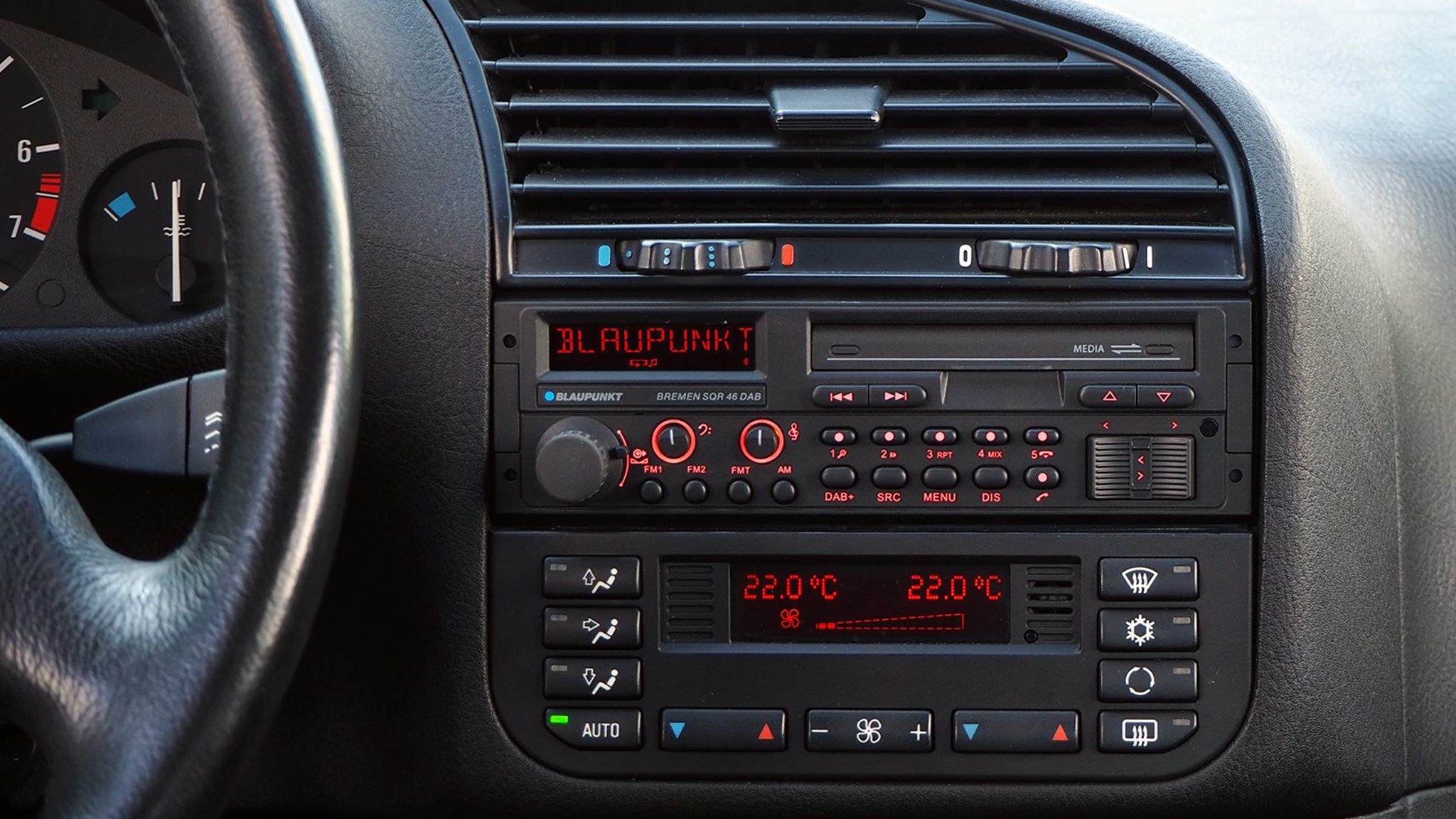 Bremen-SQR-46-DAB-im-BMW