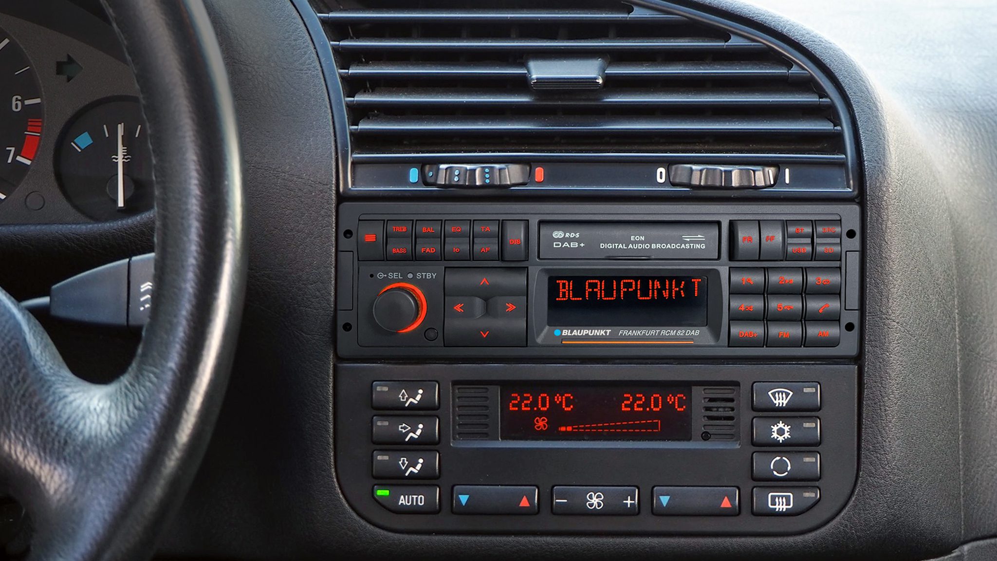 Frankfurt-RCM-82-DAB-im-BMW