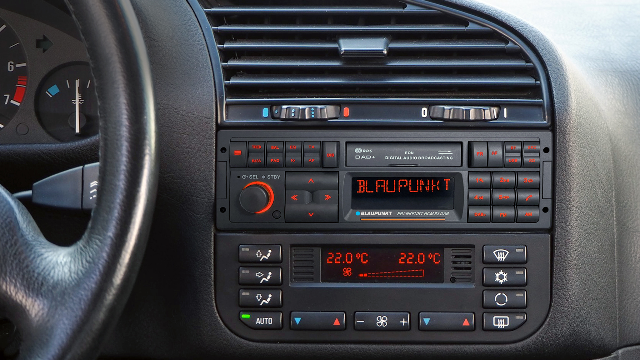 Frankfurt-RCM-82-DAB-im-BMW