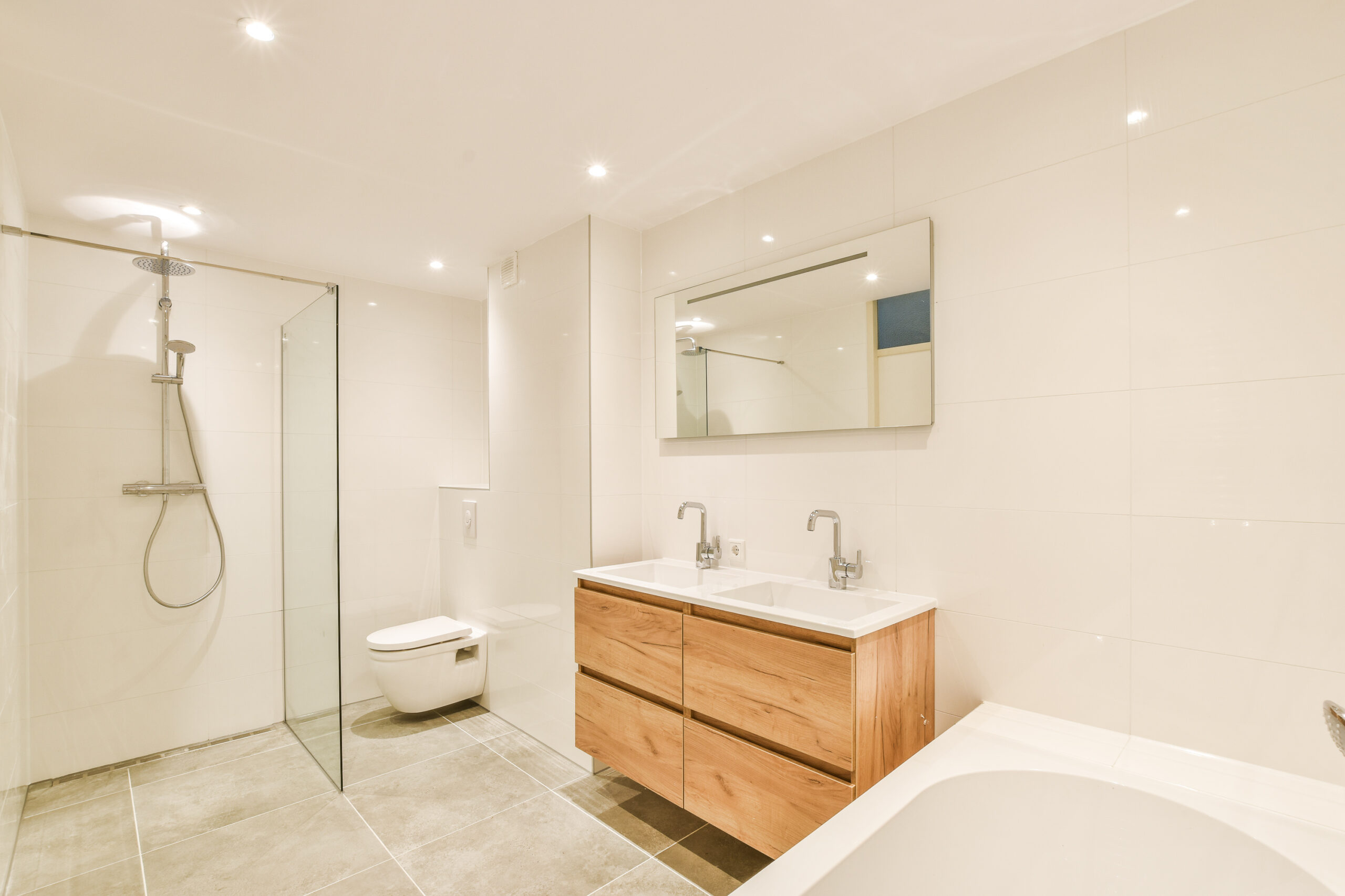 Interior Design And Decoration Of A Nice And Modern Bathroom