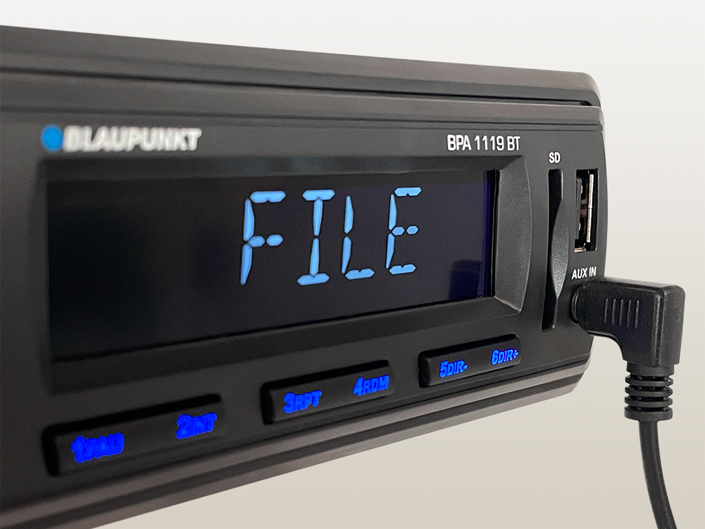 BPA-1119-BT_front-inputs-AUX