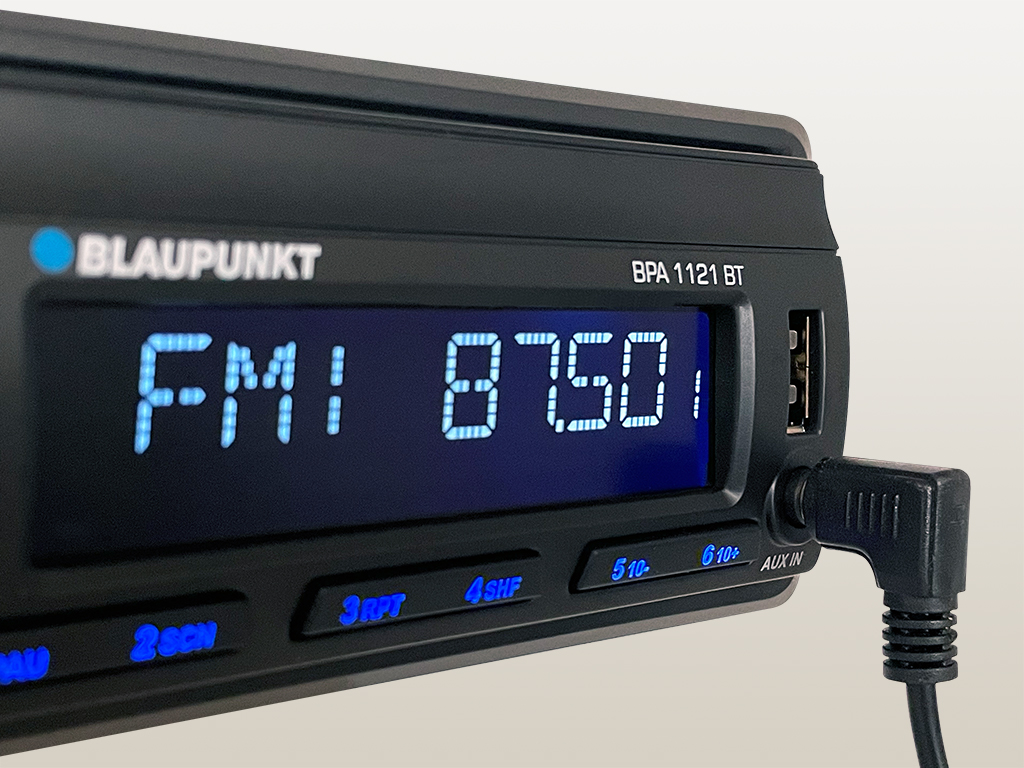 BPA-1121-BT_front-inputs-AUX