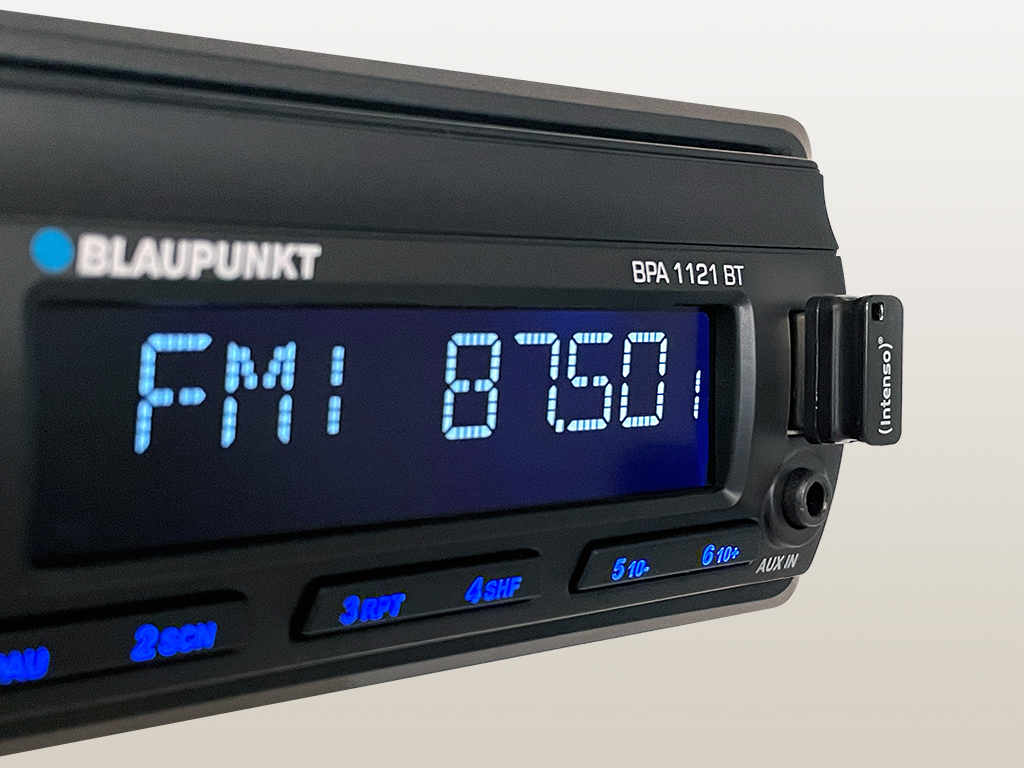 BPA-1121-BT_front-inputs-USB