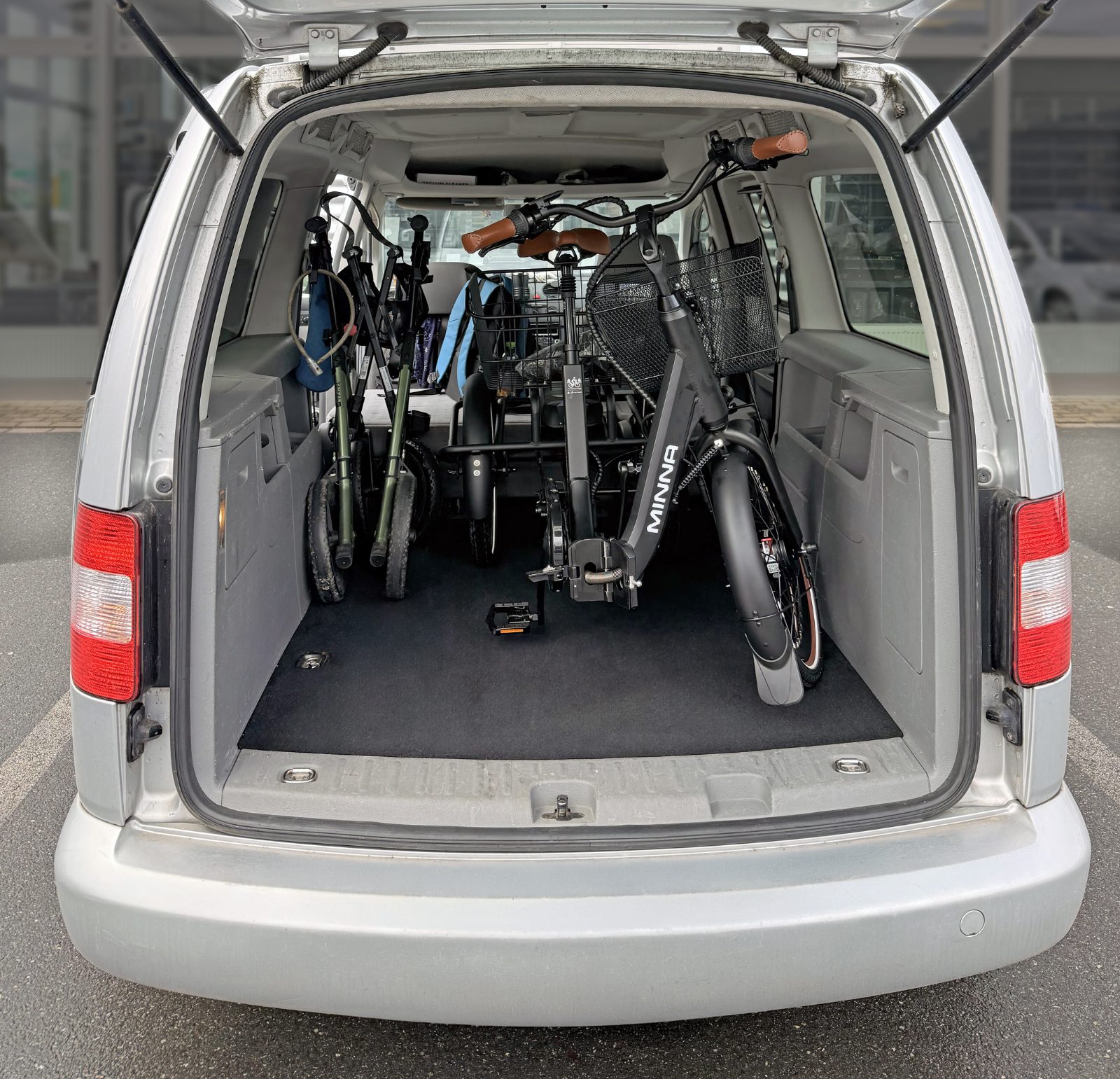 Blaupunkt-Minna-im-VW-Caddy