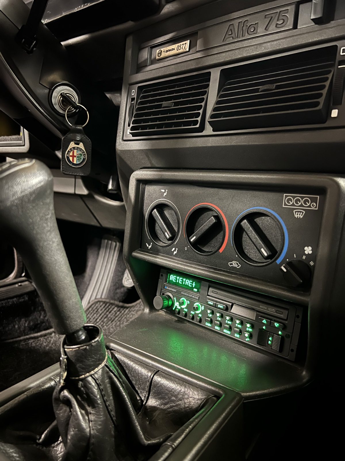 Bremen SQR 46 DAB im Alfa Romeo 75 Twin Spark ASN Limited Edition