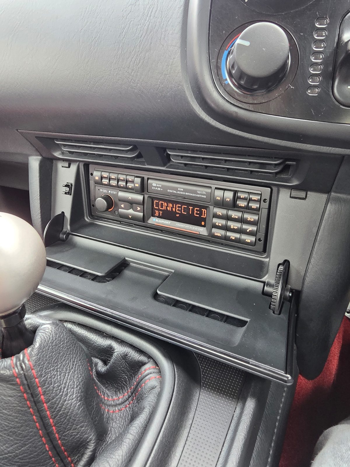 Frankfurt RCM 82 DAB im Honda S2000 BJ 2009