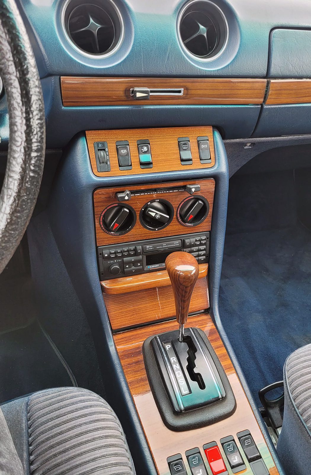 Frankfurt RCM 82 DAB im Mercedes 280 CE BJ 1983
